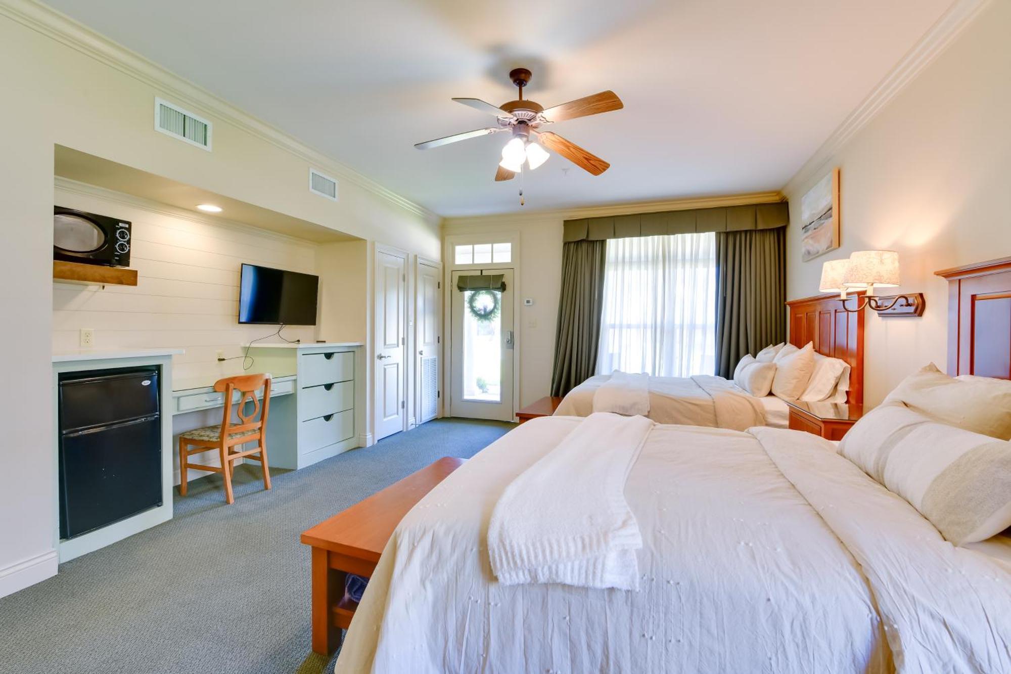 Spacious Springfield Home With Golf Course View! Eksteriør billede