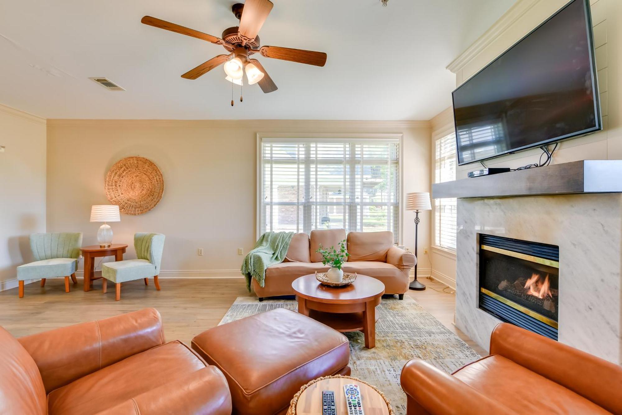 Spacious Springfield Home With Golf Course View! Eksteriør billede