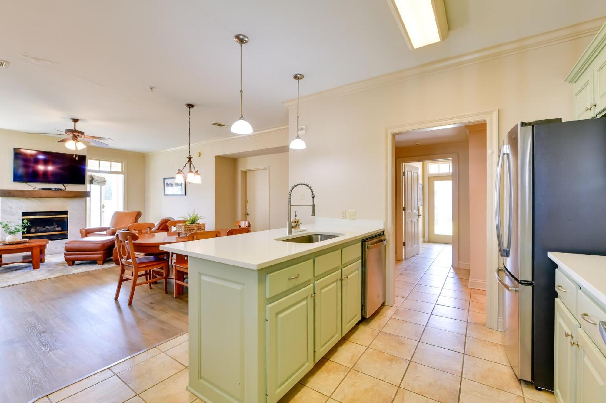 Spacious Springfield Home With Golf Course View! Eksteriør billede