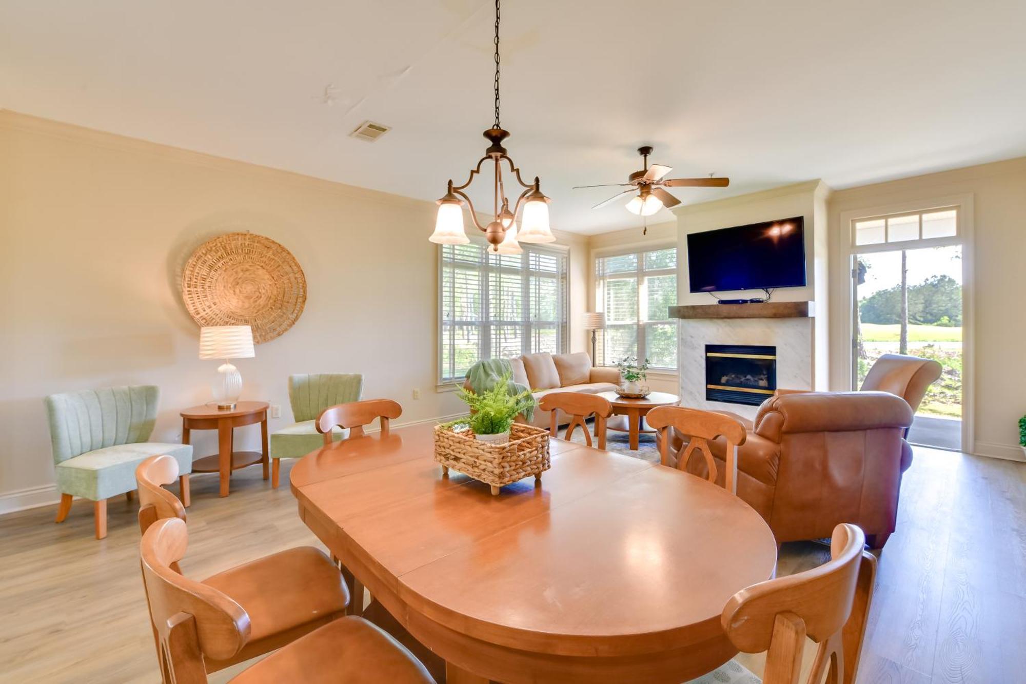Spacious Springfield Home With Golf Course View! Eksteriør billede
