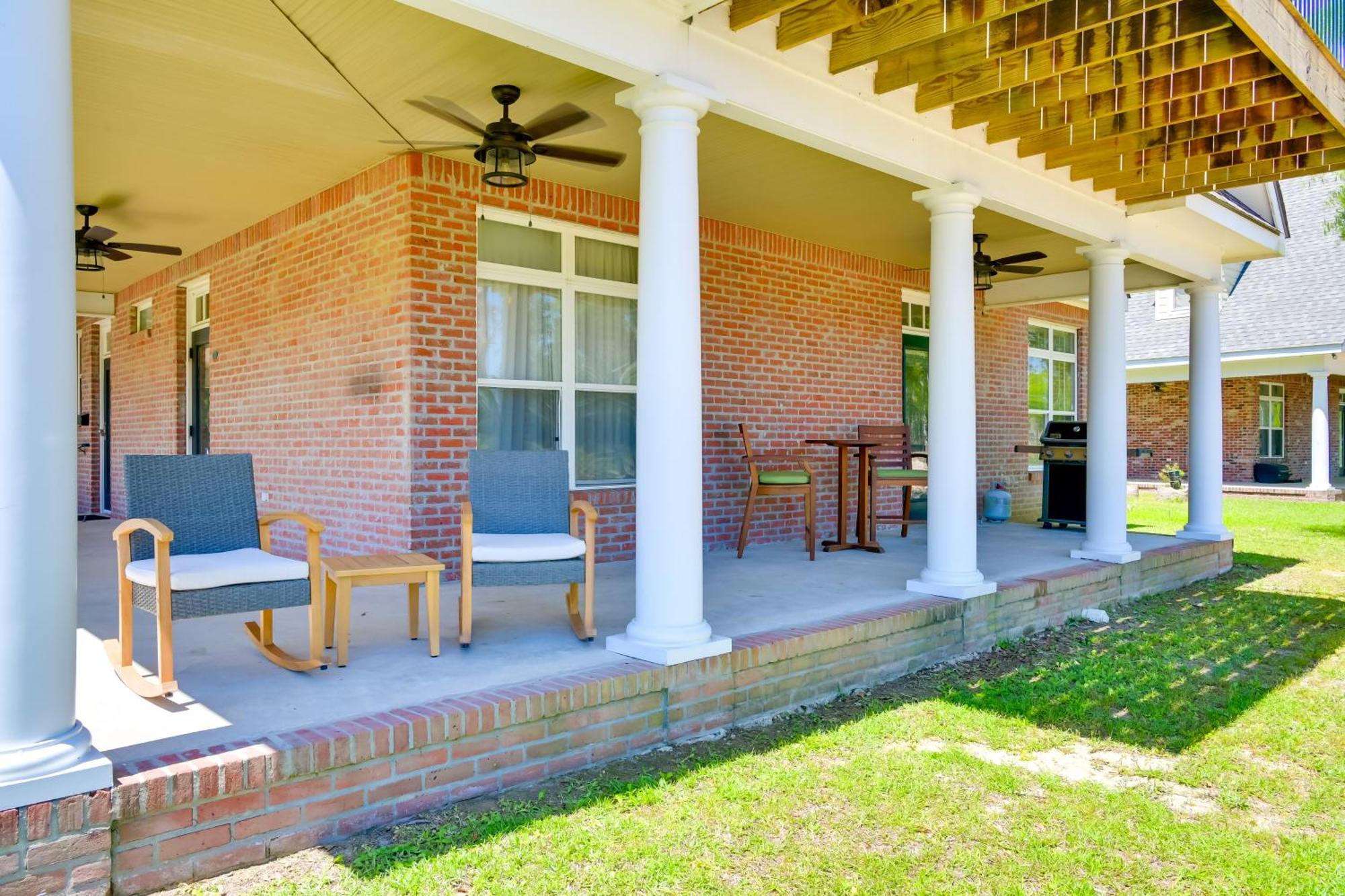 Spacious Springfield Home With Golf Course View! Eksteriør billede