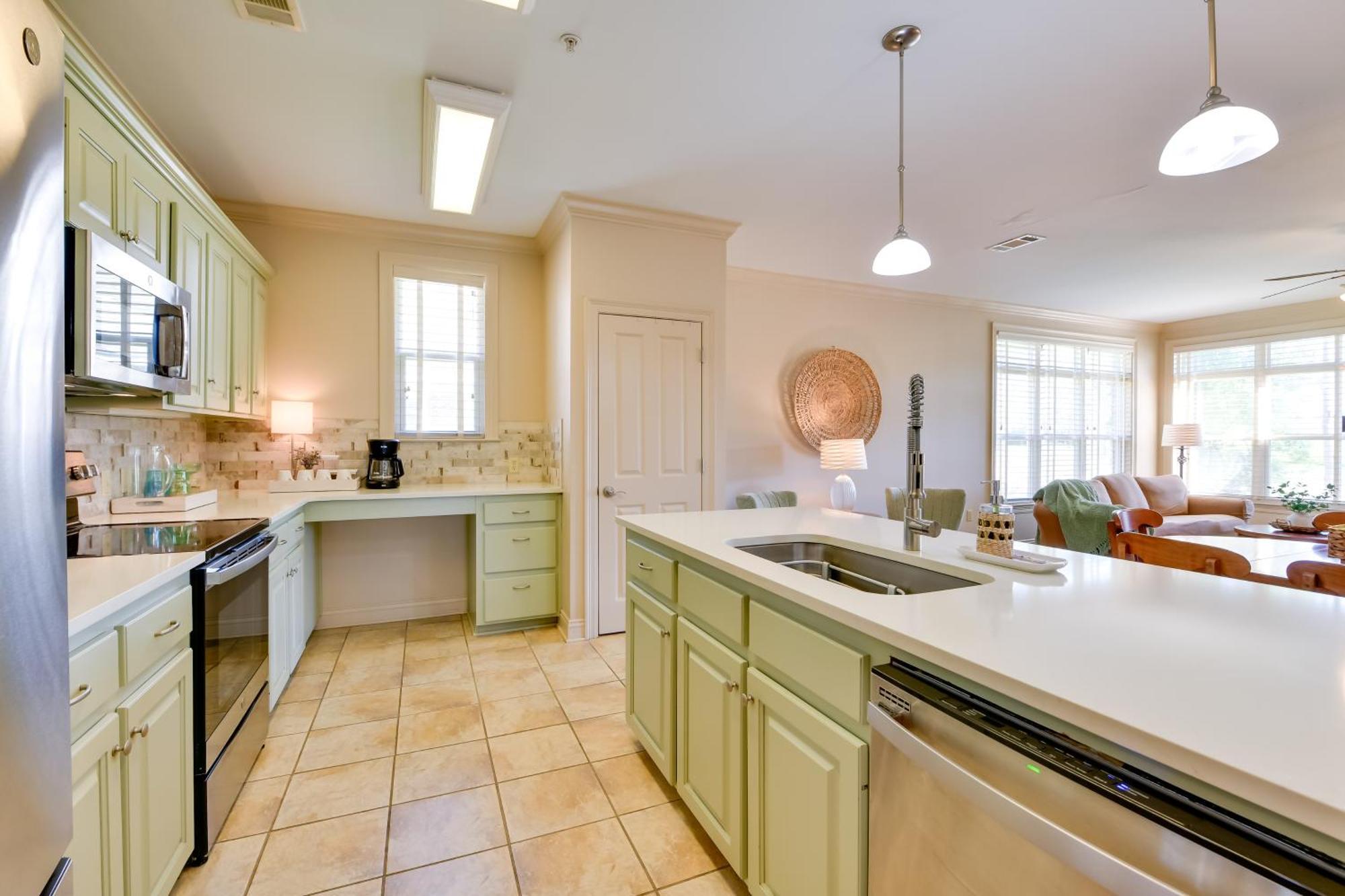 Spacious Springfield Home With Golf Course View! Eksteriør billede